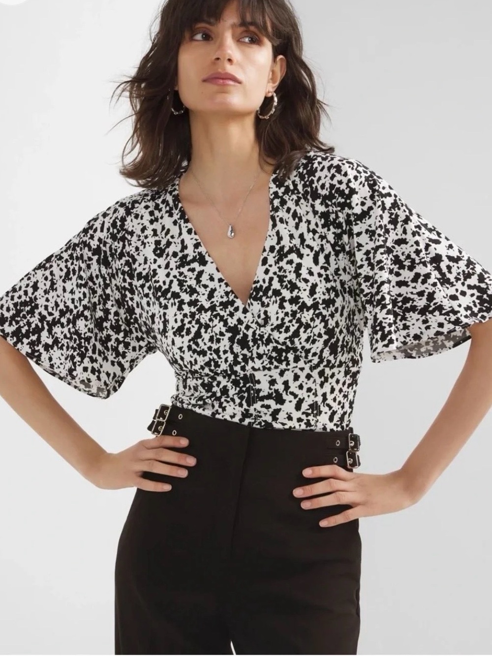 White House Black Market Black & White Printed Wrap Top